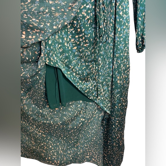 FLORET STUDIOS Elegant Long Sleeve Satin Faux Wrap Midi Dress Size Medium Green - Picture 4 of 16